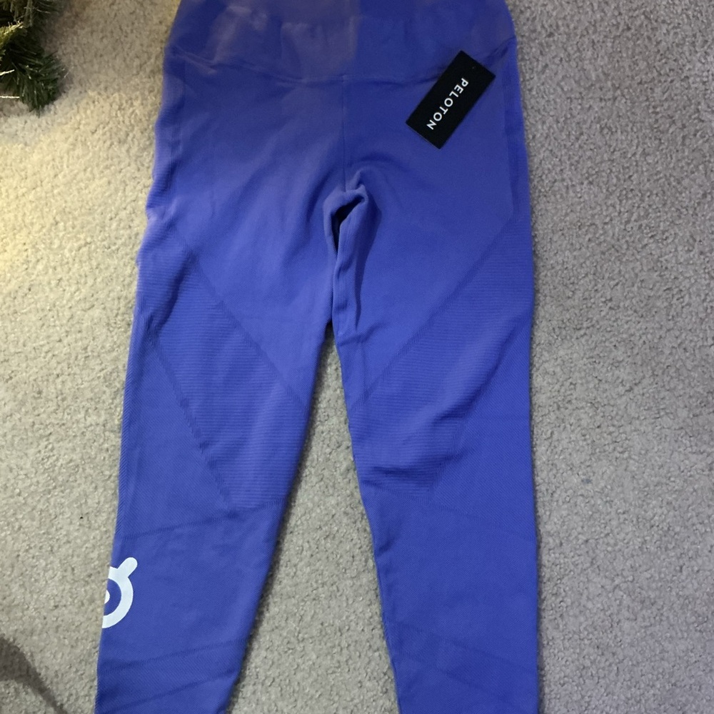 Peloton seamless shapeshifter Women's Purple Leggings - Picture 7 of 9